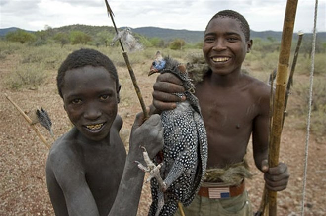 Ky la bo toc khong thich van minh, an long o lo thoi tien su-Hinh-2