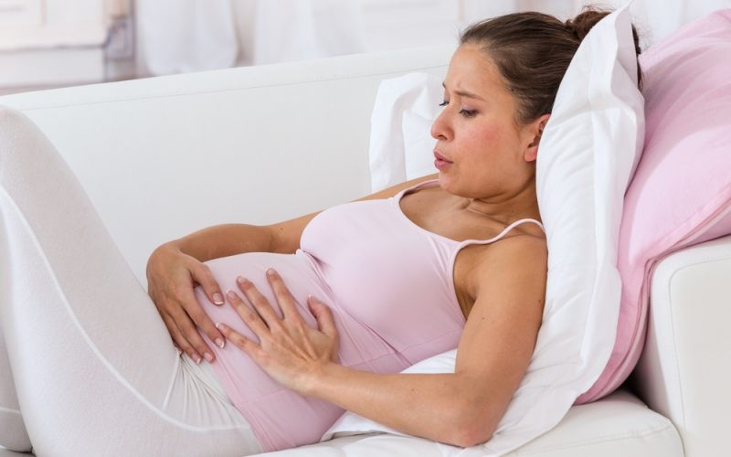 Dau hieu canh bao sinh non ba bau can chu y