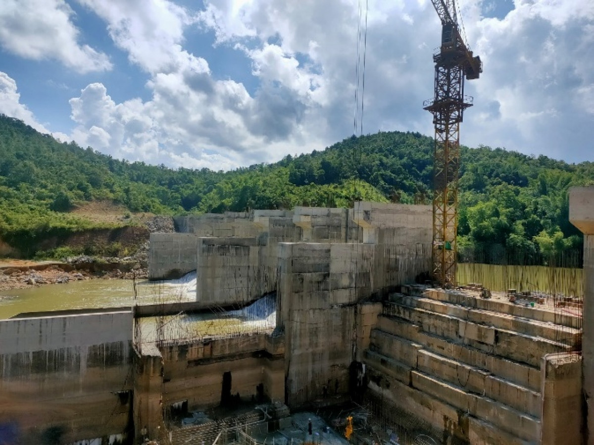 Sap gian giao cong trinh thuy dien, hai nguoi bi thuong nang