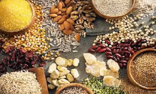  5 Ngũ cốc. Các món ăn được chế biến từ ngũ cốc nguyên hạt bao gồm một lượng khá lớn calo và các khoáng chất như canxi, sắt… cần thiết cho sự phát triển của trẻ.