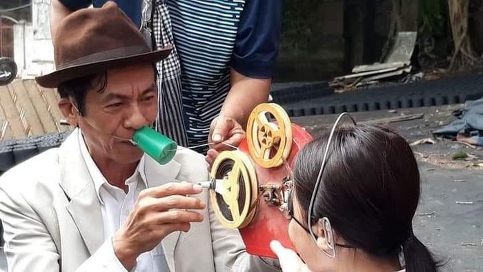  Bùi Bài Bình chỉ muốn được làm diễn viên bởi như ông nói: “Công việc của người diễn viên nhẹ nhàng hơn vì chỉ phụ trách nhân vật của mình còn đạo diễn phải có trách nhiệm lo lắng cho tất cả mọi người trong đoàn”.