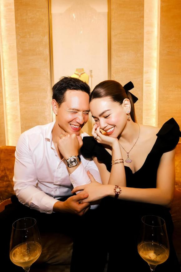 Hồ Ngọc Hà được Kim Lý cầu hôn 4 lần sao vẫn lờ đi? Ho Ngoc Ha duoc Kim Ly cau hon 4 lan sao van lo di?