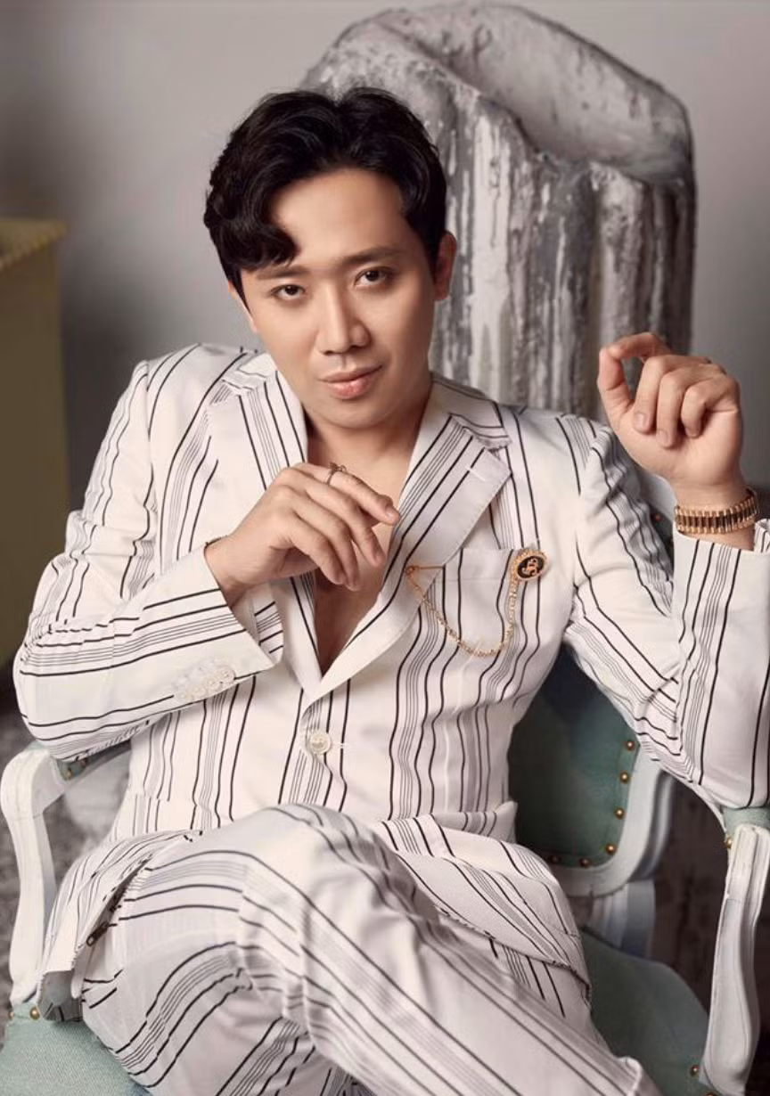 Sau khi kết hôn, Trấn Thành ghi dấu ấn tại nhiều lĩnh vực bên cạnh những scandal bủa vây. Trong vai trò MC, anh dẫn dắt loạt chương trình gây tiếng vang: "Người ấy là ai?", "Rap Việt", "Siêu trí tuệ Việt Nam"... Ở lĩnh vực điện ảnh, anh nhận giải thưởng “Nam diễn viên chính xuất sắc” tại Liên hoan phim Việt Nam 2019. Bên cạnh đó, Trấn Thành cũng là nhà sản xuất thành công bậc nhất tại Việt Nam với doanh thu trăm tỷ cho các bộ phim Tết như: "Bố già", "Mai"...