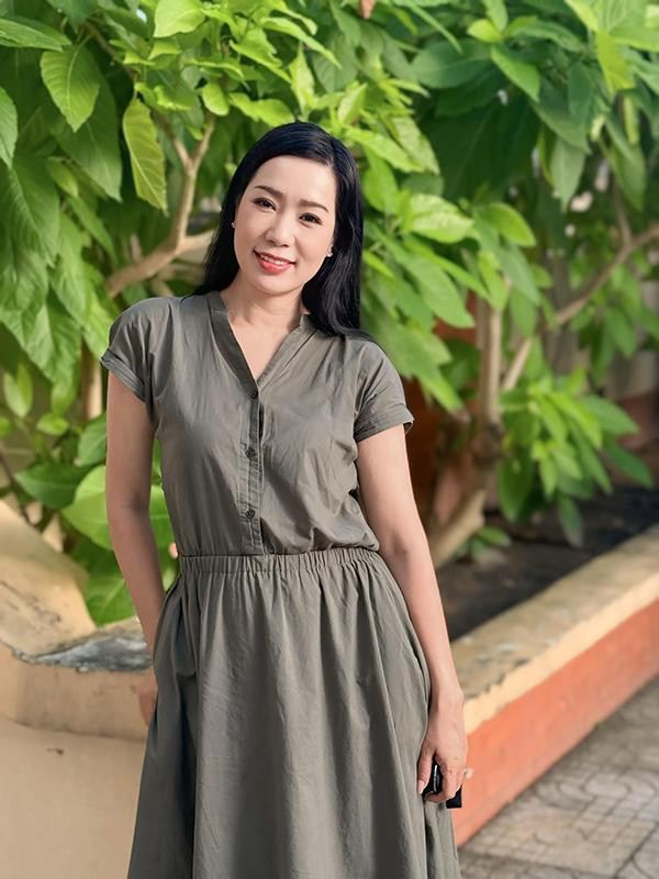 Ngay sau đó, NSND Trịnh Kim Chi đã phản hồi những thông tin từ phía diễn viên Thương Tín. Nữ nghệ sĩ đã chụp các bản sao kê 3 đợt quyên góp từ thiện cho nghệ sĩ Thương Tín, ghi chú rõ ràng ngày, tháng, năm để công khai với công chúng. Từ chối chia sẻ nhiều hơn về hành động cũng như phát ngôn của diễn viên Thương Tín nhưng NSND Trịnh Kim Chi cho biết: "Tôi vẫn ổn nhưng thật sự tôi rất buồn và tổn thương. Tôi sẽ không nói gì nhiều để phiền lòng mọi người và làm câu chuyện thêm phức tạp, tôi xin công bố tất cả quá trình mình đứng ra làm cầu nối để các nhà hảo tâm giúp đỡ anh Thương Tín để mọi người có thông tin chính xác".