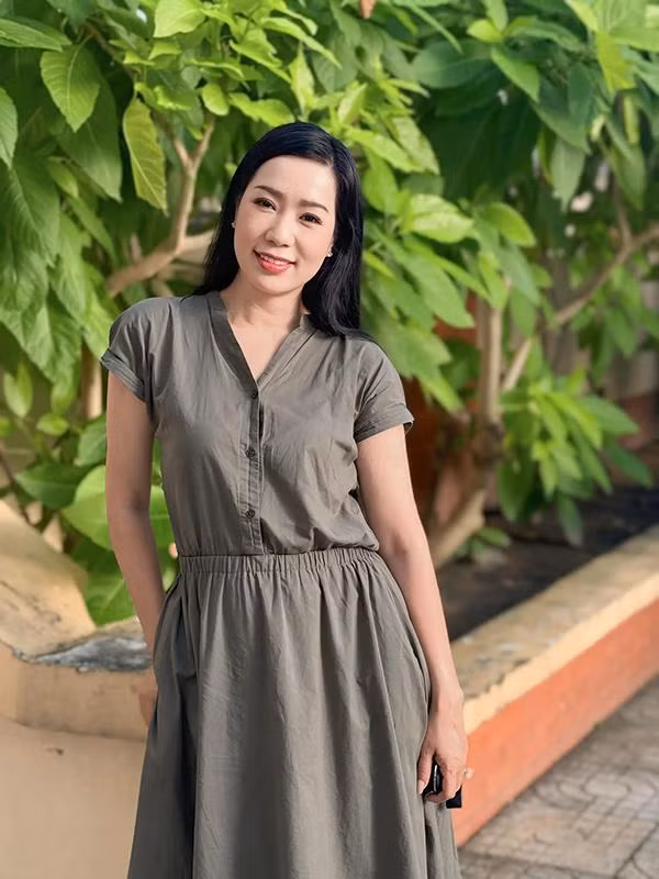 Ngay sau đó, NSND Trịnh Kim Chi đã phản hồi những thông tin từ phía diễn viên Thương Tín. Nữ nghệ sĩ đã chụp các bản sao kê 3 đợt quyên góp từ thiện cho nghệ sĩ Thương Tín, ghi chú rõ ràng ngày, tháng, năm để công khai với công chúng. Từ chối chia sẻ nhiều hơn về hành động cũng như phát ngôn của diễn viên Thương Tín nhưng NSND Trịnh Kim Chi cho biết: "Tôi vẫn ổn nhưng thật sự tôi rất buồn và tổn thương. Tôi sẽ không nói gì nhiều để phiền lòng mọi người và làm câu chuyện thêm phức tạp, tôi xin công bố tất cả quá trình mình đứng ra làm cầu nối để các nhà hảo tâm giúp đỡ anh Thương Tín để mọi người có thông tin chính xác".