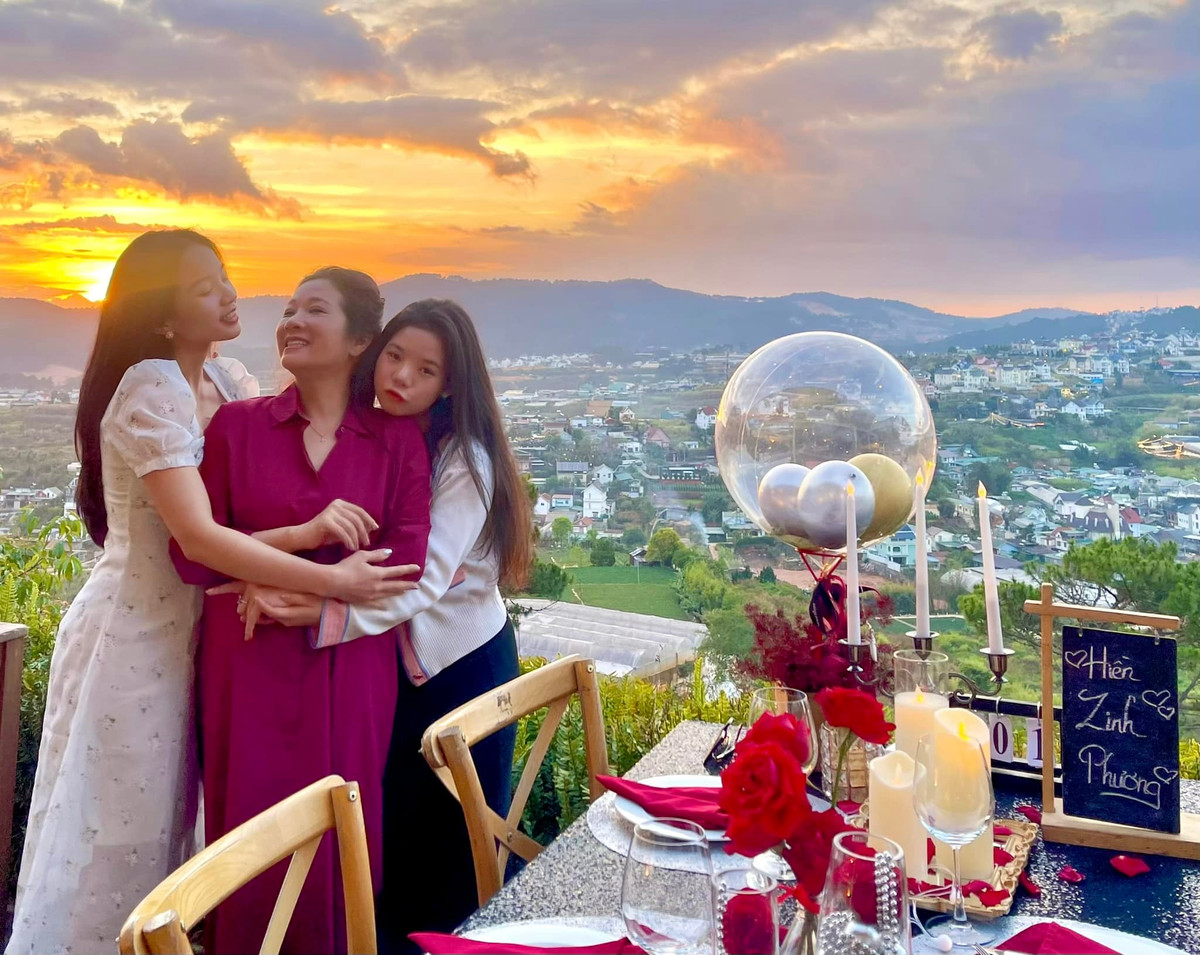 Moi quan he giua Thanh Thanh Hien va chong cu - NSND Hoang Anh Tu-Hinh-3