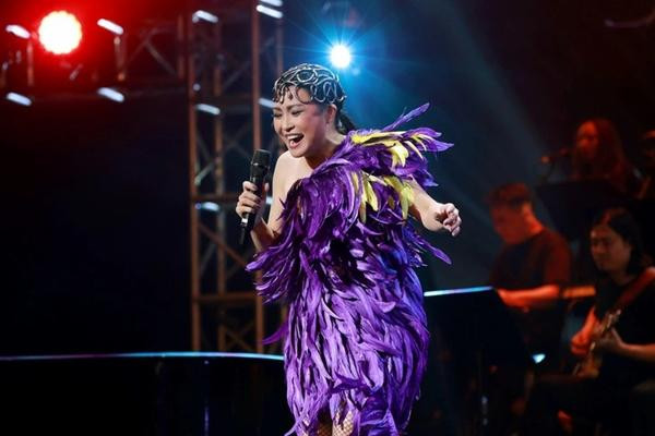 Với Phương Thanh, cảm xúc và đam mê với âm nhạc là lớn nhất còn tiền chỉ là phương tiện. Vì thế, nếu cát-sê dù lớn hay nhỏ, Phương Thanh cũng đầu tư trở lại cho sản phẩm của mình.