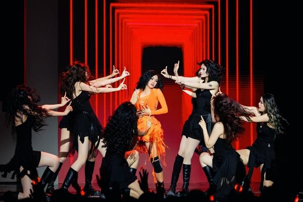 Phương Thanh từng tiết lộ thù lao hát đám cưới của cô lên tới 10.000 USD, một dự án quảng cáo được trả 100.000 USD. Hiện tại, cô không giàu có nhưng cũng không nghèo, vì có danh tiếng và sự yêu mến từ khán giả. Cô lý giải, trong khi nhiều đồng nghiệp dùng cát-sê cao để đầu tư bất động sản, mua nhà để tích lũy, Phương Thanh lại dành tiền để làm album và tổ chức liveshow.