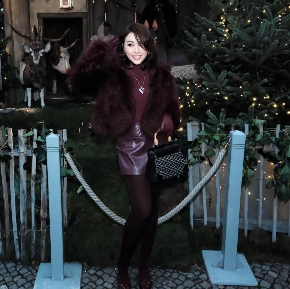 Tại đây, nữ người mẫu cũng hạnh phúc chia sẻ: "Sau thời gian ngắn nỗ lực giảm cân thì nay tôi đã quay trở lại rồi nè. QUỲNH THƯ say hi".