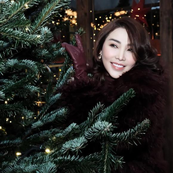 Được biết, nhóc tì có tên là William Nguyễn, mang hai quốc tịch Việt Nam và Đức.