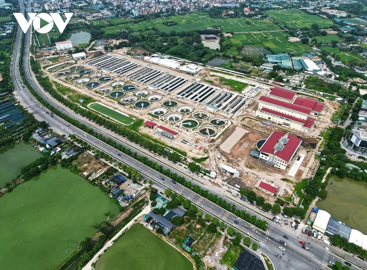 Ngày 1/12, Ban Quản lý dự án đầu tư xây dựng công trình hạ tầng kỹ thuật và nông nghiệp Hà Nội tổ chức vận hành thử Nhà máy xử lý nước thải Yên Xá với công suất 100.000 m3/ngày đêm, nâng tỷ lệ xử lý nước thải của thành phố lên 40%. Thời gian vận hành thử trong vòng 6 tháng.