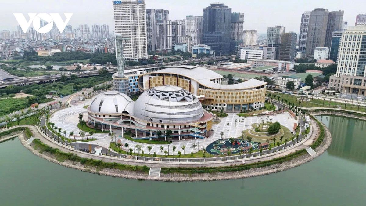 Cung Thiếu nhi Hà Nội có tổng mức đầu tư hơn 1.300 tỷ đồng nằm trên đường Phạm Hùng (quận Nam Từ Liêm). Cung Thiếu nhi Hà Nội là một trong những công trình lớn, hiện đại.