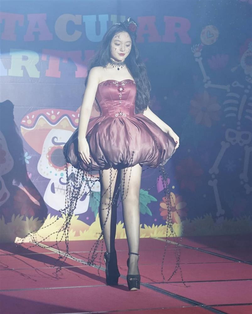 uti, tên thật Gia An, 16 tuổi, cao 1,65m và được dự đoán sẽ còn cao hơn.