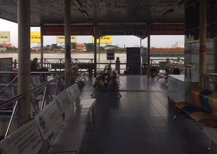 Quyết định này được ban hành sau sự cố xảy ra cháy tàu cao tốc Vina Express chở 92 hành khách và thủy thủ đoàn bốc cháy dữ dội khi đang trên đường khởi hành từ TP HCM về Vũng Tàu