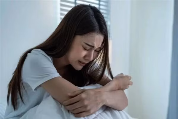 Phan loai do dac sau khi chong qua doi, vo suy sup vi...