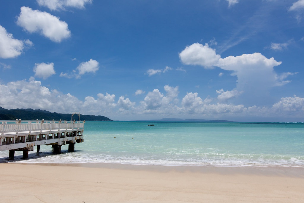 Bên cạnh đó, hòn đảo này cũng có khí hậu cận nhiệt đới, với mùa đông không quá lạnh. Khung cảnh thiên nhiên tuyệt đẹp ở khắp nơi, góp phần hình thành lối sống thư thả, khoan thai. Ảnh: JapanTimes.