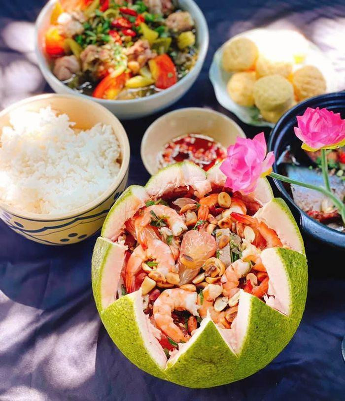 Gỏi bưởi tôm thịt