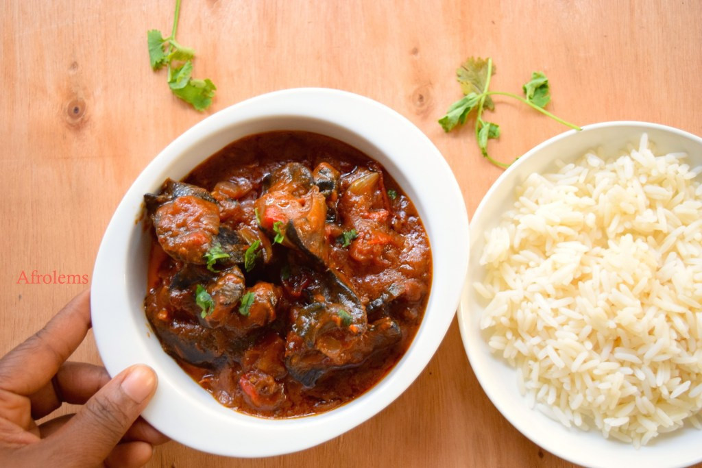 Chúng cũng có thể được dùng để làm món hầm, với nhiều gia vị như hành, tỏi, tiêu, bột ớt, sốt cà chua... và ăn cùng cơm. Ảnh: Afrolems.
