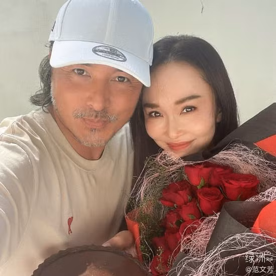 Ly Minh Thuan 50 tuoi ma rau toc bac pho, qua chenh voi vo