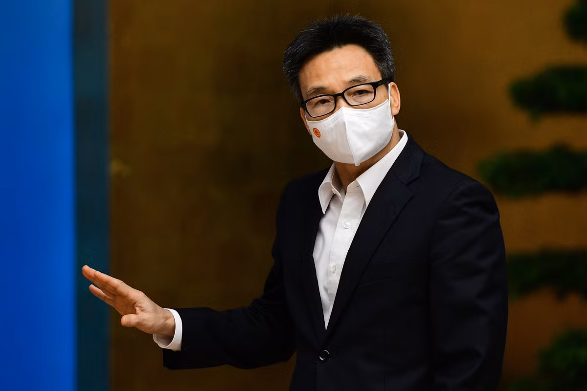 Phó thủ tướng Vũ Đức Đam gửi lời cảm ơn chân thành tới tất cả các lực lượng, các doanh nghiệp, người dân đã đồng lòng chống dịch để có được kết quả kiểm soát như hiện nay. "Nhưng cuộc chiến này chưa hết, chúng ta phải tiếp tục sát cánh, đồng lòng", Phó thủ tướng nói.