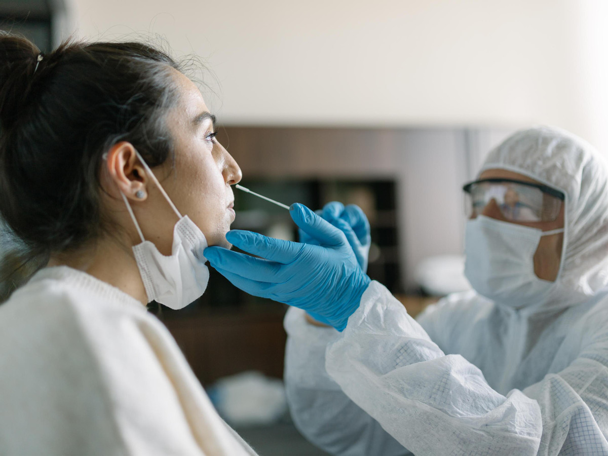 Phat hien moi ve nhung nguoi co nguy co mac Covid-19 sau tiem vaccine-Hinh-2