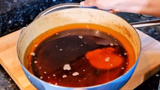 Giat minh tac hai khung khiep khi dung dau an chien lai nhieu lan