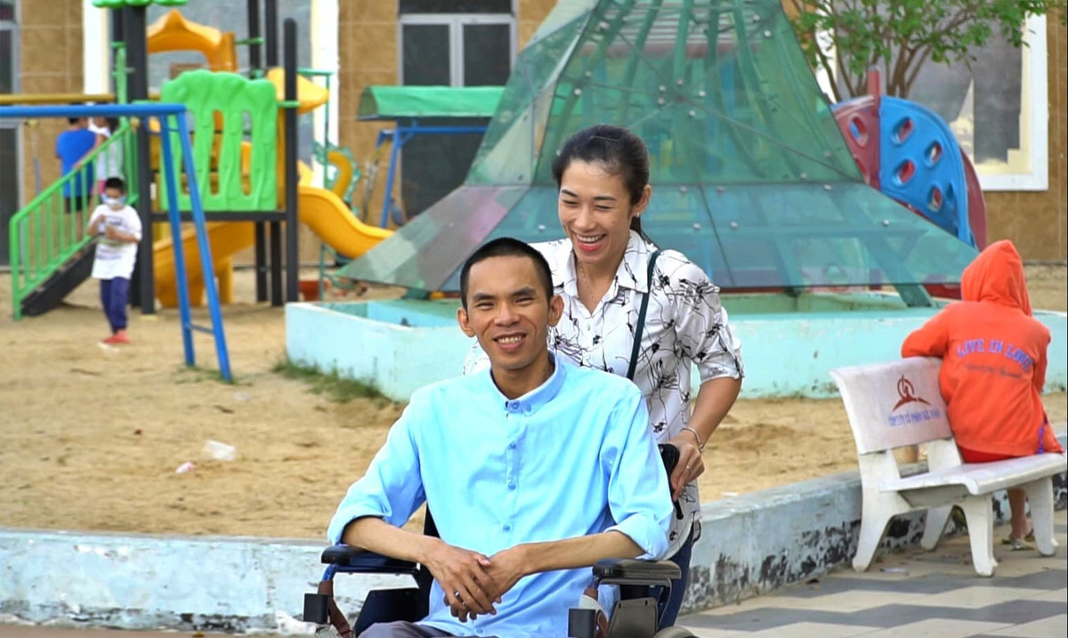 Co gai mien Tay xinh dep yeu va cuoi chang trai nam mot cho-Hinh-5