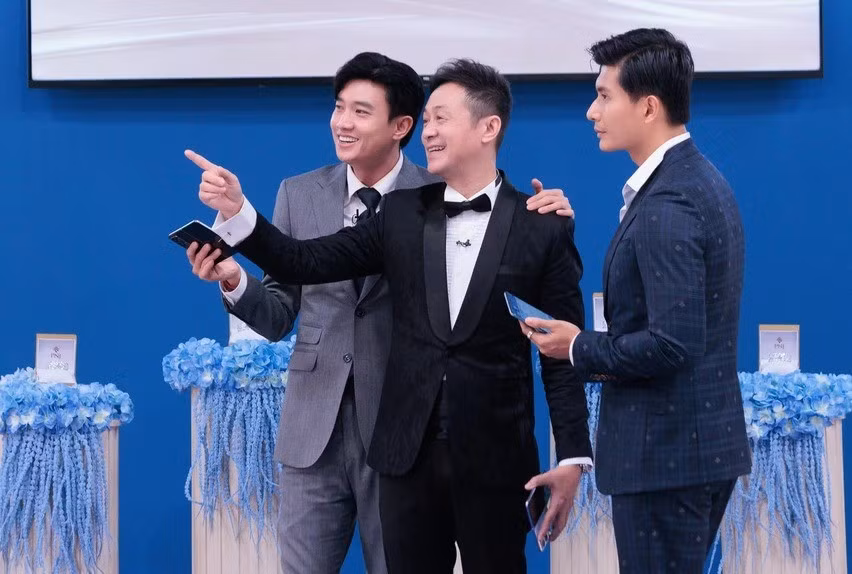 Trai dep showbiz Viet do xo di lam MC va cai ket