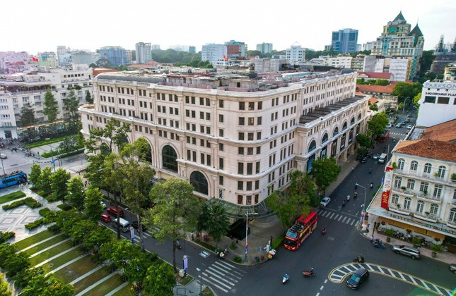 Khu phức hợp trung tâm mua sắm - khách sạn Union Square có địa chỉ tại số 171 Đồng Khởi, phường Bến Thành, quận 1, TPHCM và từng được Vạn Thịnh Phát mua lại với giá 10.000 tỷ đồng.