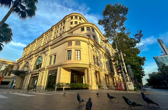 Union Square luôn được giới thiệu là thiên đường mua sắm hàng hiệu, ẩm thực, giải trí hàng đầu nhưng đìu hiu suốt 8 năm qua.