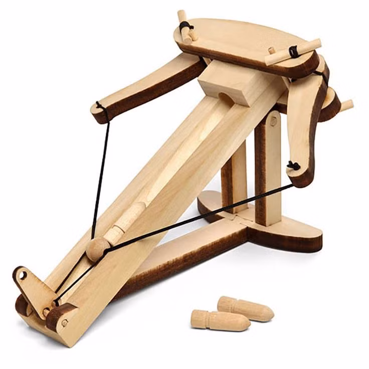 Ballista có một phiên bản chuyên dùng cho nhiệm vụ công thành, với đạn đá thay cho những mũi tên. Loại vũ khí này có kích cỡ rất lớn.