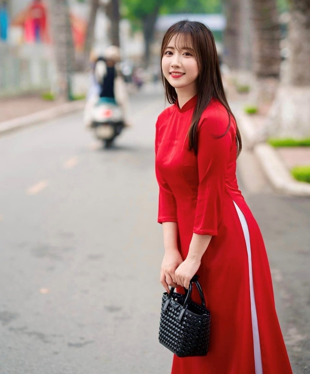 4 co giao Gen Z bat ngo noi tieng tren mang vi xinh nhu hot girl