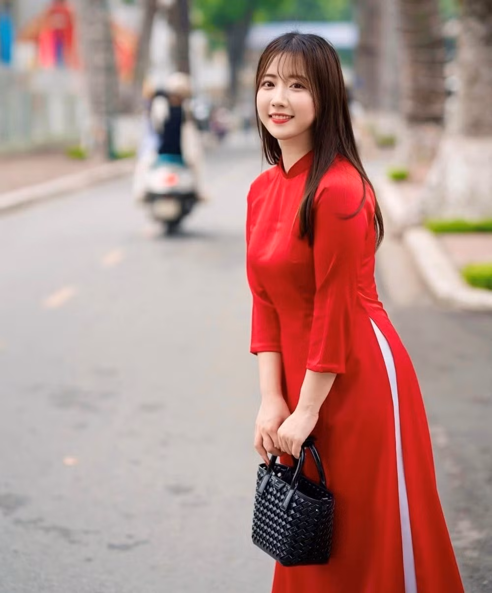 4 co giao Gen Z bat ngo noi tieng tren mang vi xinh nhu hot girl