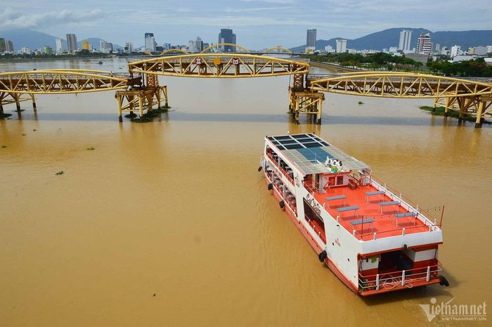 Cầu Nguyễn Văn Trỗi sẽ nâng, hạ nhịp giữa 1 lần/ngày vào các ngày thứ bảy, chủ nhật hằng tuần và các ngày lễ, Tết trong khung giờ từ 16h-18h