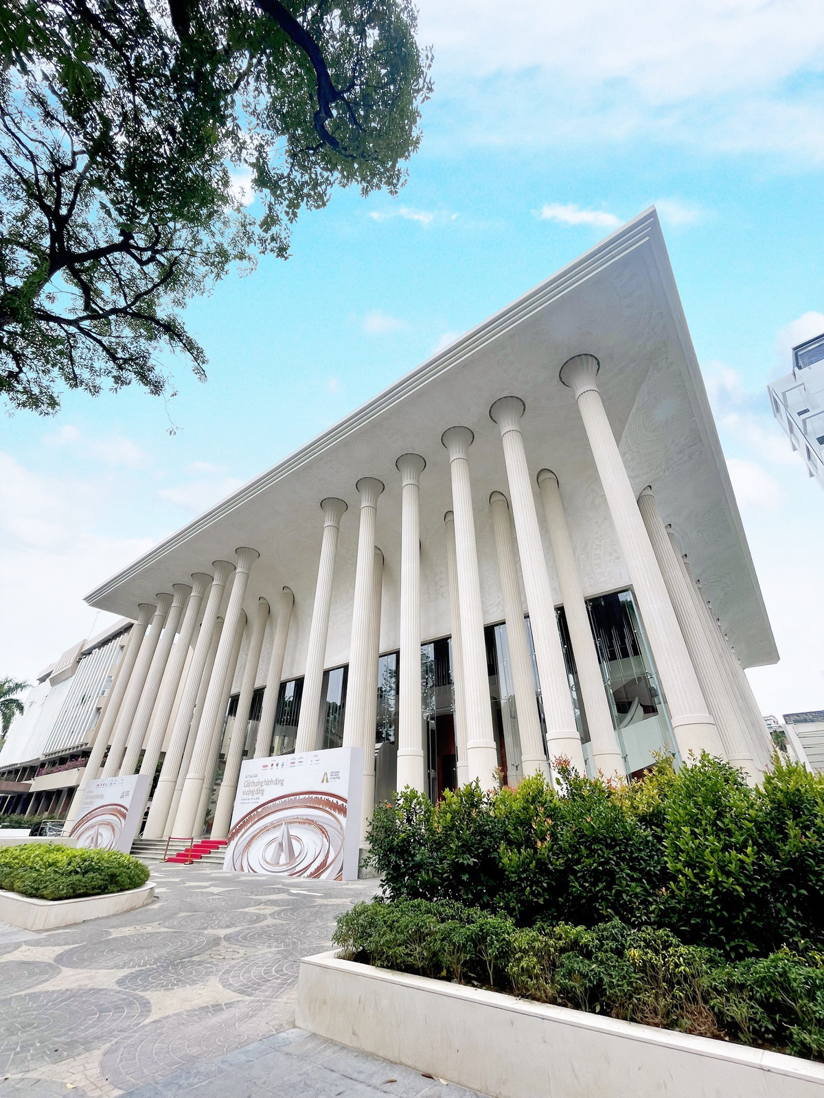 Can canh Nha hat Ho Guom top 10 nha hat opera tuyet voi nhat the gioi-Hinh-4