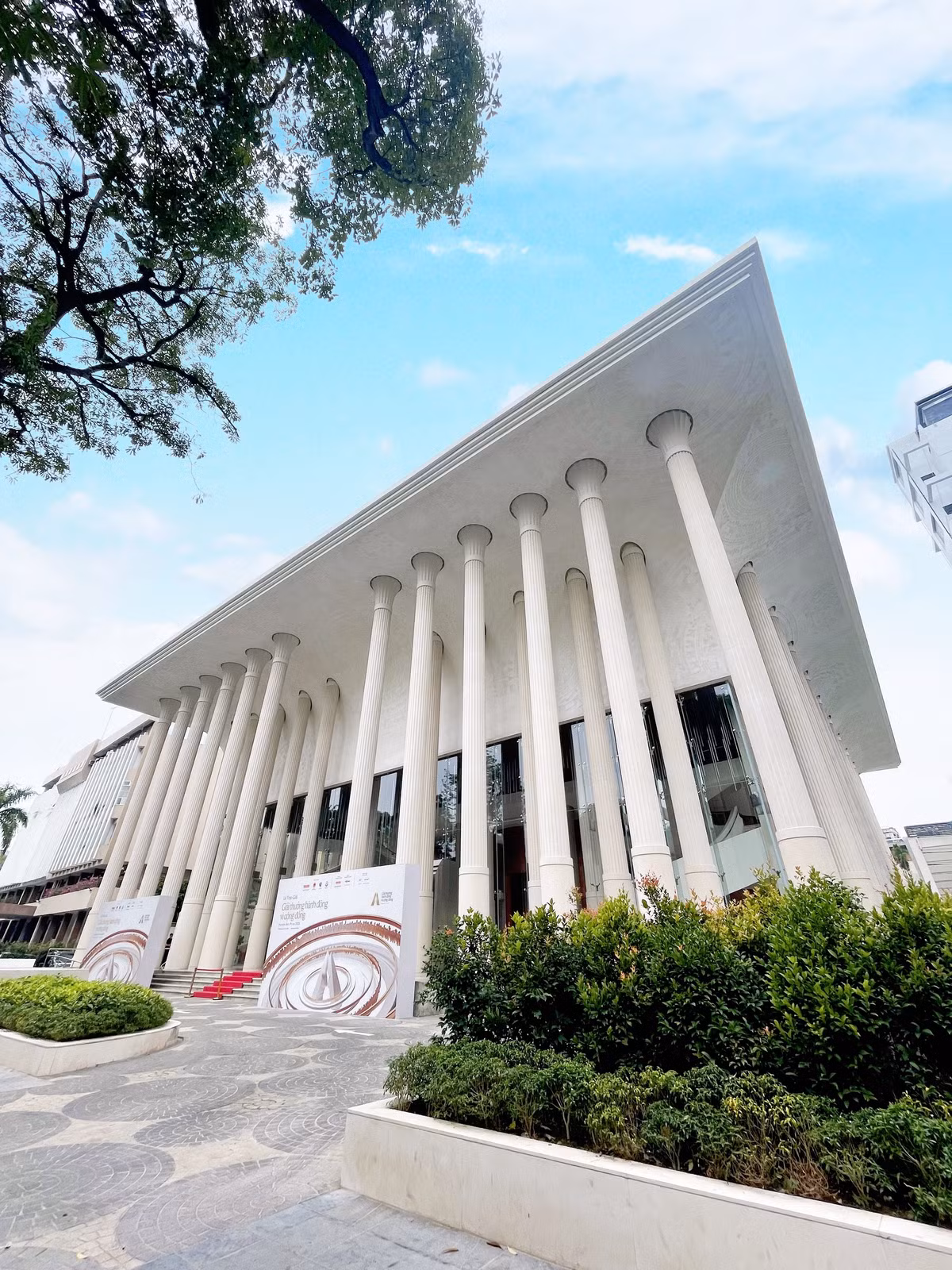 Can canh Nha hat Ho Guom top 10 nha hat opera tuyet voi nhat the gioi-Hinh-4