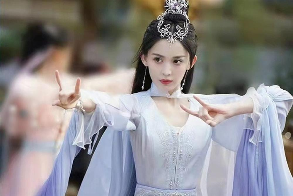 My nhan co ngoai hinh nhu bup be