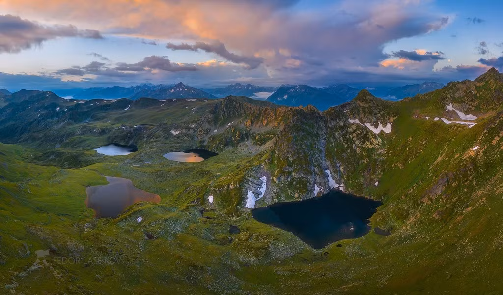 Ngày 29/9/1957, hệ thống làm lạnh tại khu bể chứa nước thải hạt nhân của Mayak đã gặp trục trặc, làm chất thải bên trong khô cạn, nóng đến 350 độ C và gây nổ
