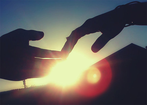  Dám buông bỏ: Cuộc đời này chứa đầy những gánh nặng về mặt tinh thần, nên đôi khi chúng ta cũng cần buông bỏ để sống thật hạnh phúc. Những lúc cần đặt xuống phải đặt, hãy cứ sống thật vui vẻ.