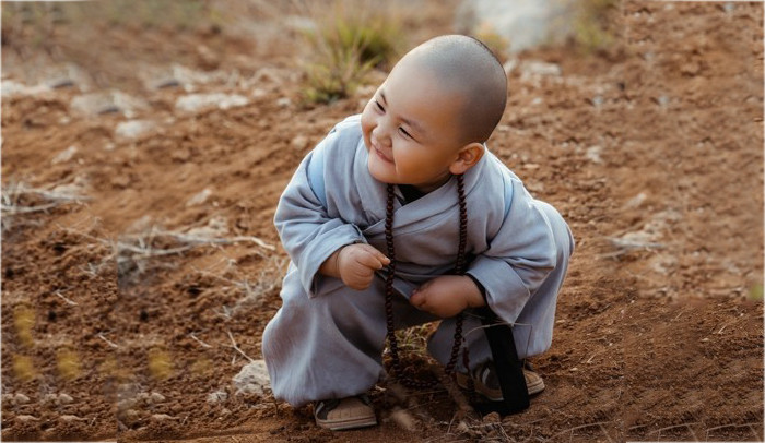 Giữ được sự ôn hòa: Răng của con người rất cứng, lưỡi lại mềm. Nhưng khi răng rụng rồi mà lưỡi vẫn còn mềm như cũ. Vậy nên nếu cuộc đời này ban cho bạn may mắn, điều đó chứng tỏ bạn tu dưỡng ăn nói của bản thân đang rất tốt.