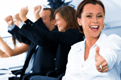 br/> Giỏi giao tiếp: Người không biết cách giao tiếp khôn ngoan thì dễ tranh cãi với người khác. Kiểu người giỏi giao tiếp sẽ khiến đôi bên hiểu nhau hơn, thông cảm cho nhau hơn. 