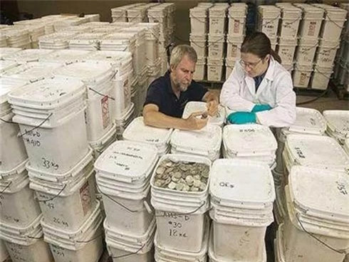 Đến nay, Công ty Odyssee vẫn chưa đưa ra bất cứ một thông tin nào liên quan đến tên của quốc gia từng sở hữu kho báu lớn này. Họ cũng giữ bí mật về giá trị của mỗi đồng tiền và các hình hoa văn đã được chạm trổ trên đó. Công việc trục vớt số tài sản trên được gọi bằng cái tên Thiên Nga Đen.