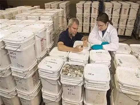 Đến nay, Công ty Odyssee vẫn chưa đưa ra bất cứ một thông tin nào liên quan đến tên của quốc gia từng sở hữu kho báu lớn này. Họ cũng giữ bí mật về giá trị của mỗi đồng tiền và các hình hoa văn đã được chạm trổ trên đó. Công việc trục vớt số tài sản trên được gọi bằng cái tên Thiên Nga Đen.