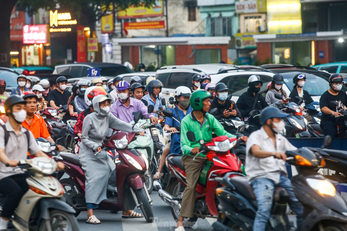 Các phương tiện nhích từng bước trên đường Vành đai 3