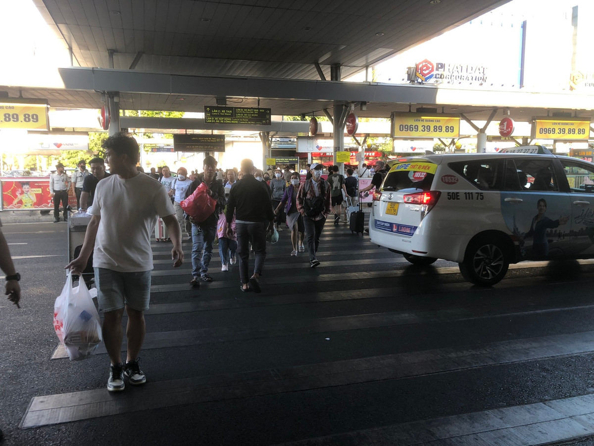 Trung bình sân bay Tân Sơn Nhất sẽ khai thác 720 chuyến bay mỗi ngày. Ngày cao điểm nhất là 26/4 và 1/5 sẽ có 740 chuyến bay với 125.000 hành khách mỗi ngày.