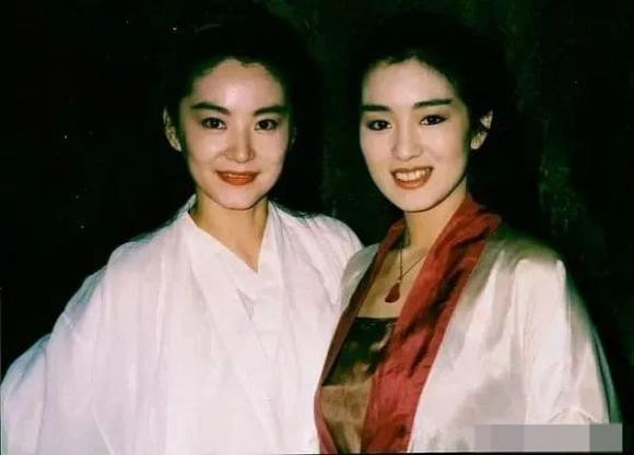 br/> Xương nổi của Ngũ Sơn tượng trưng cho đủ năng lượng dương. Khuôn mặt trong sáng và thuần khiết tượng trưng cho năng lượng âm thuần khiết. Mắt phải sâu và trong, lỗ mũi to nhưng không rỉ, lỗ tai tròn và êm, miệng ẩm và sáng.