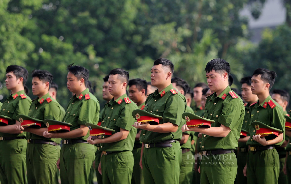 Các đại đội thực hiện các động tác điều lệnh đội ngũ. Công tác kiểm tra đã giúp các cán bộ, chiến sĩ nâng cao tinh thần, trách nhiệm, nhận thức đúng đắn về tầm quan trọng trong việc chấp hành điều lệnh nội vụ, lễ tiết tác phong.