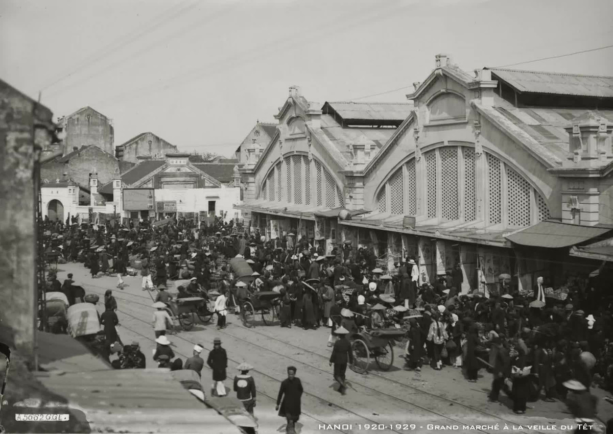 Chợ Đồng Xuân ngày 30 Tết, thập niên 1920.