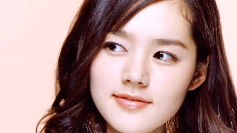  Ngoài ra, phụ nữ có khía cạnh nốt ruồi này sẽ gặp nhiều may mắn hơn trong chuyện tình cảm và tình yêu cởi mở hơn. Vì vậy, về mặt tình yêu, bạn cũng có thể tìm được một bến đỗ tốt sau này kết hôn, bạn sẽ không phải lo lắng về cơm ăn, áo mặc, hạnh phúc. 