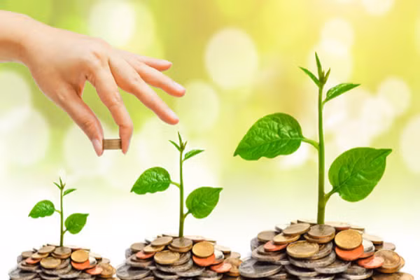  Tiền đầu tư cho kiến thức: Một trong những việc tiêu tiền ý nghĩa nhất chính là đầu tư vào bản thân, tiêu tiền để đổi lấy kiến thức. Đây là khoản đầu tư rất dễ thu về lợi nhuận và vô cùng an toàn. Cách tiêu tiền này không bị giới hạn mà còn mang đến những hiệu quả bất ngờ.